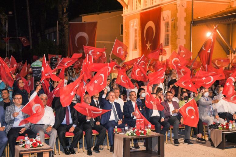 Adana’da  15 Temmuz  Demokrasi nöbeti tutuldu