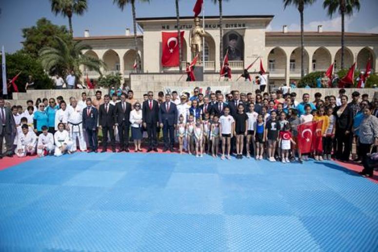 19 MAYIS COŞKUSU TÜM MERSİN’İ SARDI