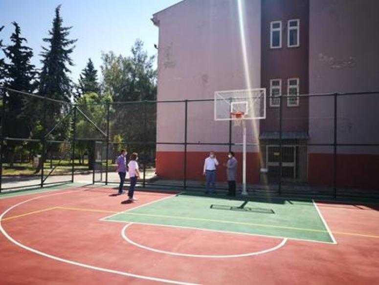 VALİLİK TARAFINDAN 16 OKULA SPOR SAHASI YAPTIRILDI