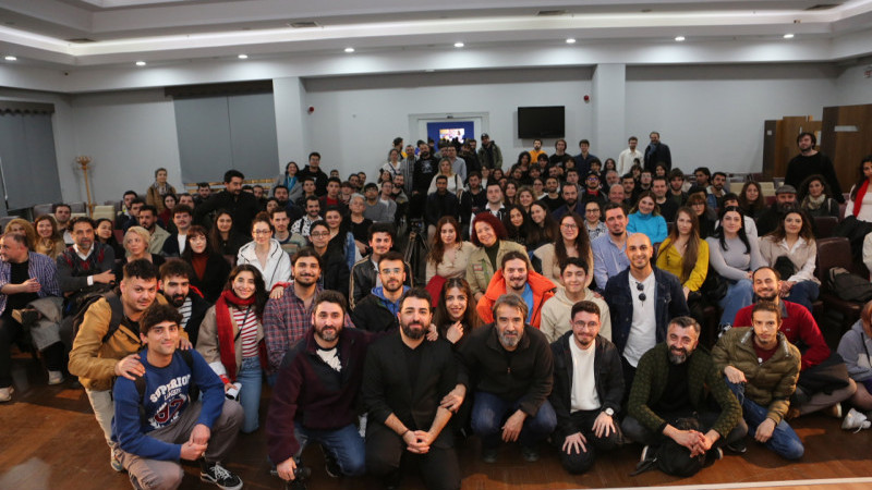 BAŞARILI YÖNETMEN ZEKİ DEMİRKUBUZ KÜÇÜKÇEKMECE’YE KONUK OLDU