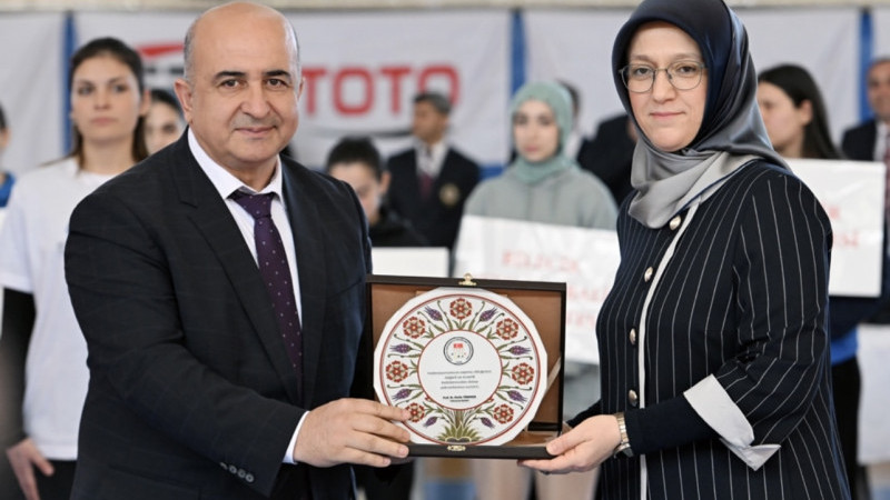 TÜRKİYE ÜNİVERSİTELER KARATE ŞAMPİYONASI AÇILIŞI GERÇEKLEŞTİ