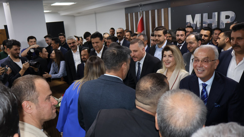 MHP ADANA’DA BAYRAMLAŞMA BÜYÜK BİR KUCAKLAŞMAYA SAHNE OLDU