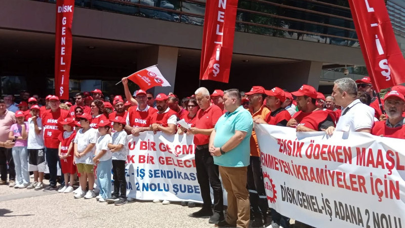 Çukurova Belediyesi işçilerinden eylem