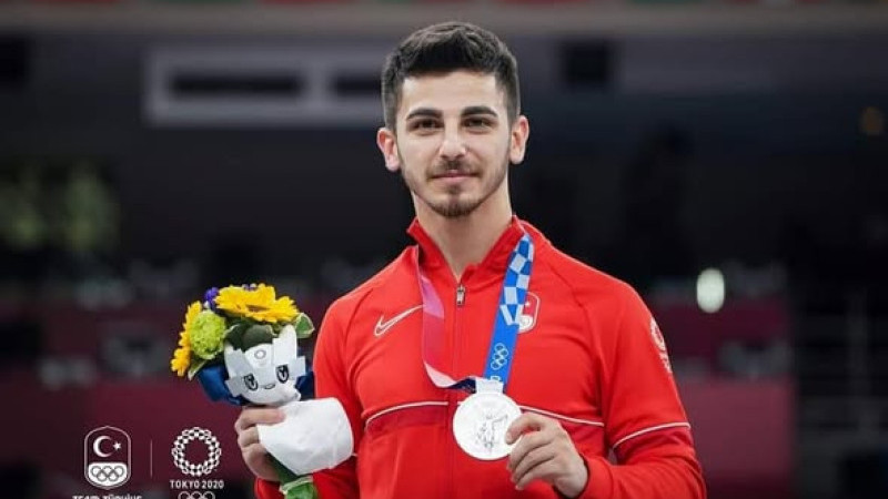 ERAY ŞAMDAN ZİRVEDE BIRAKTI: VEDANIN PERDE ARKASI