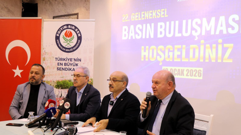 EĞİTİM-BİR-SEN ADANA ŞUBESİ GAZETECİLERİ UNUTMADI