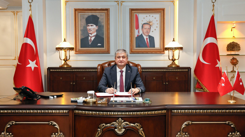 ADANA'NIN YENİ VALİSİ MUSTAFA  YAVUZ GÖREVİNE BAŞLADI 