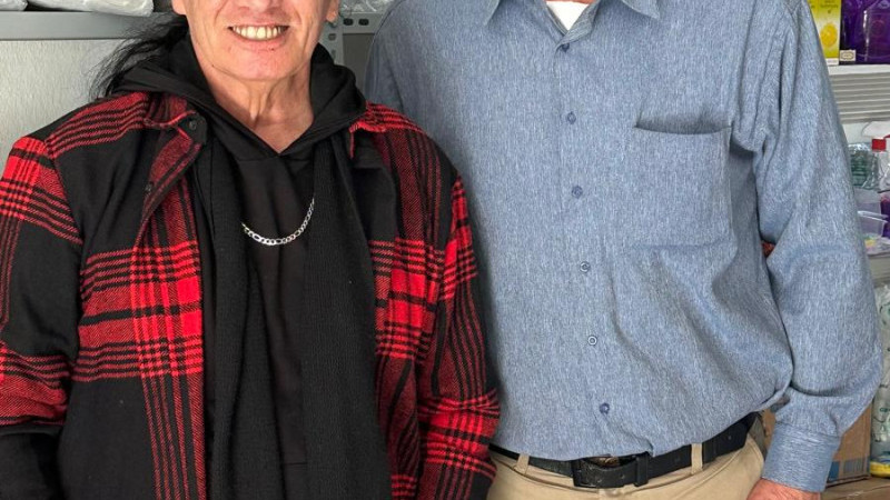 CHP KARATAŞ MECLIS ÜYESI BAHRI YıLMAZ’DAN SANATÇı AHMET GERÇEK’E ZIYARET