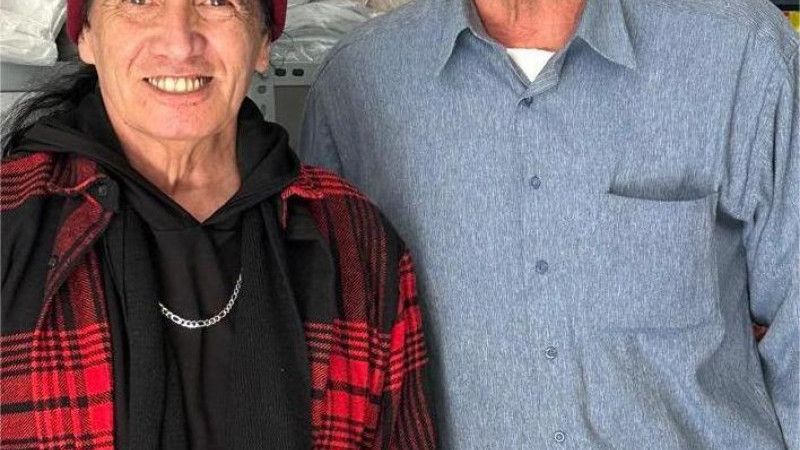 CHP KARATAŞ MECLIS ÜYESI BAHRI YıLMAZ’DAN SANATÇı AHMET GERÇEK’E ZIYARET