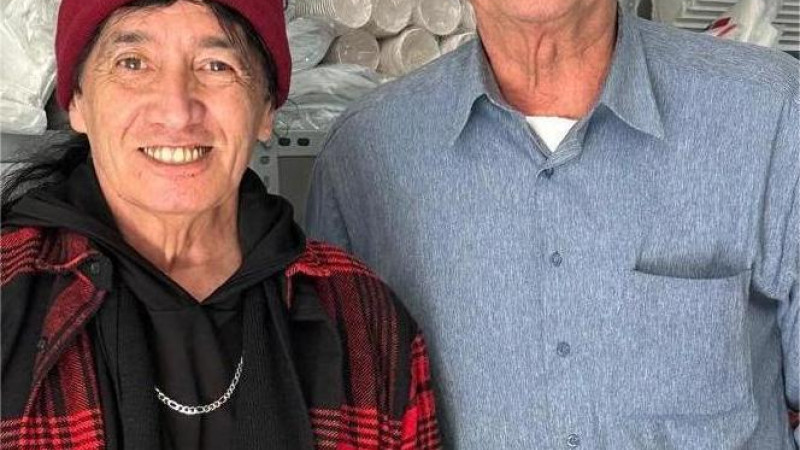 CHP KARATAŞ MECLIS ÜYESI BAHRI YıLMAZ’DAN SANATÇı AHMET GERÇEK’E ZIYARET