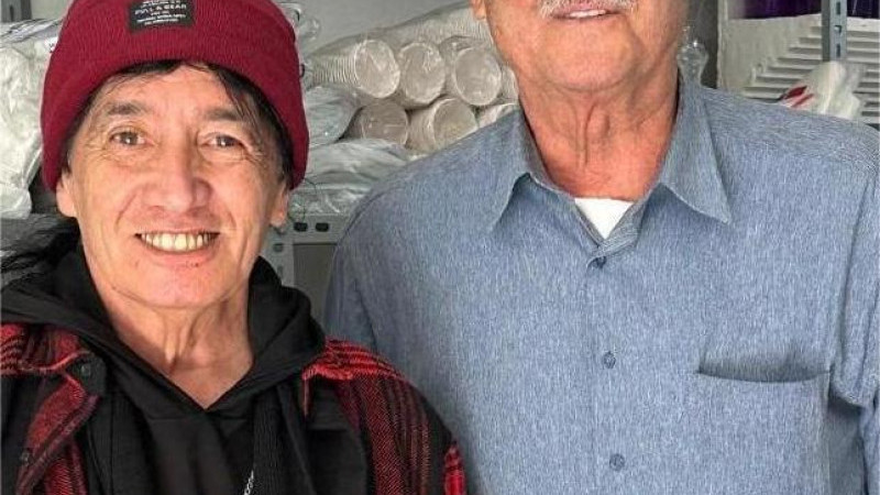 CHP KARATAŞ MECLIS ÜYESI BAHRI YıLMAZ’DAN SANATÇı AHMET GERÇEK’E ZIYARET