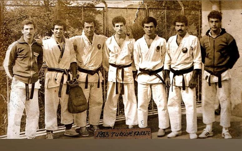 HANSHİ  İSMET TURNA :  “KAŞININ ÜZERİNE DEĞİL ; ANIL TERİNE SAYGI DUYUN”