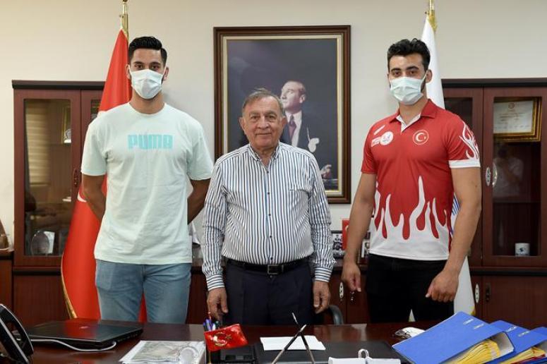 Seyhan Belediyesporlu Umut, Hentbol Milli Takım Kampı’nda