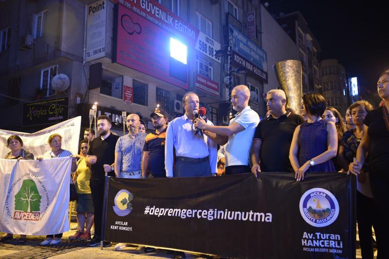 MARMARA DEPREMİ’NDE HAYATINI KAYBEDENLER AVCILAR’DA ANILDI