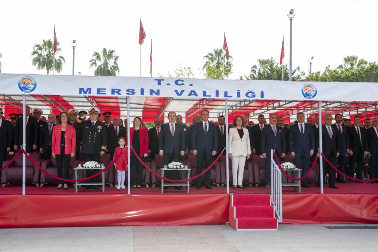 BAŞKAN SEÇER, 23 NİSAN DOLAYISIYLA DÜZENLENEN TÖRENE KATILDI