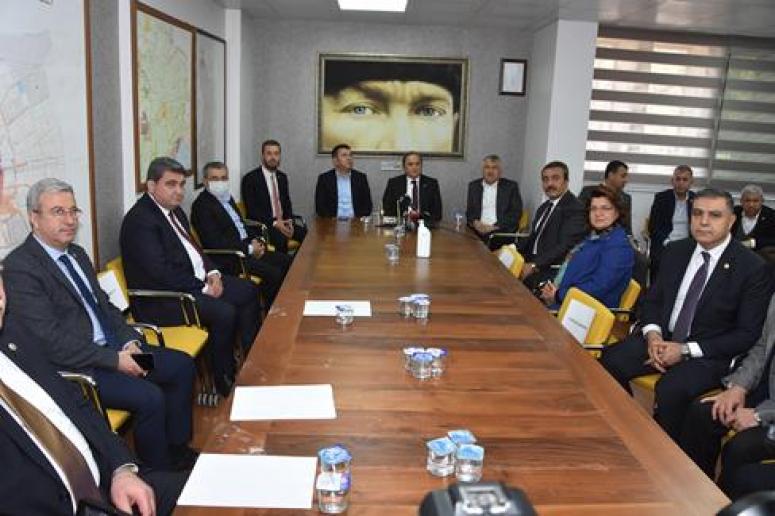 CHP KURMAYLARI KADİR AYDAR İÇİN CEYHAN’DA