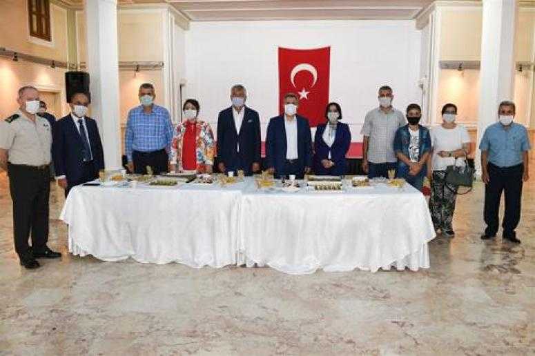 VALİ ELBAN RESMİ BAYRAMLAŞMA TÖRENİNE EV SAHİPLİĞİ YAPTI