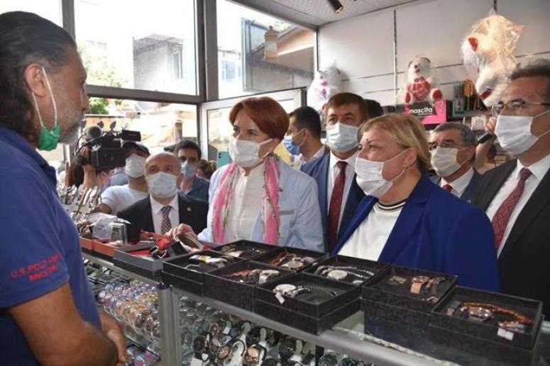 CEYHAN MERAL AKŞENER'İ COŞKUYLA KARŞILADI