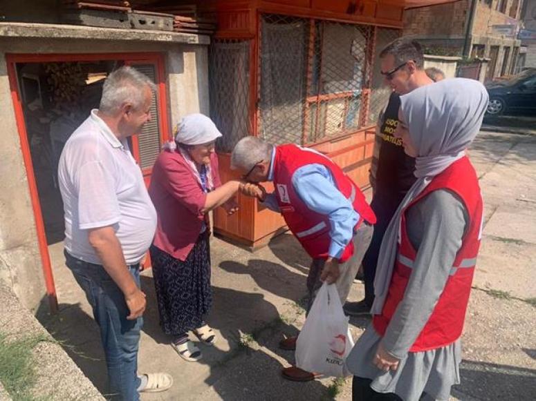 KIZILAY BOSNA’DA GÖNÜLLERE DOKUNDU