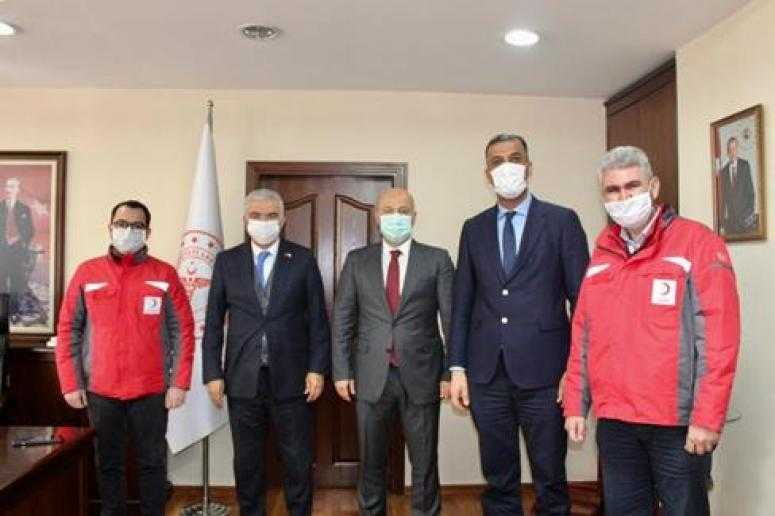 KIZILAY’DAN SAĞLIK KAHRAMANLARINA DESTEK