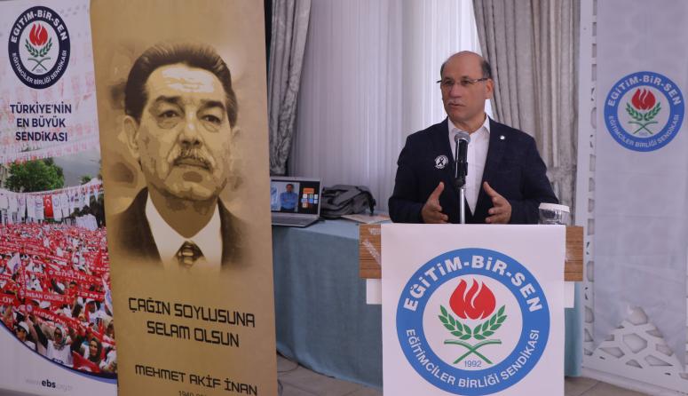 EĞİTİM-BİR-SEN ADANA ŞUBESİ ÖĞRETMEN AKADEMİSİ İLE FARKINI ORTAYA KOYDU
