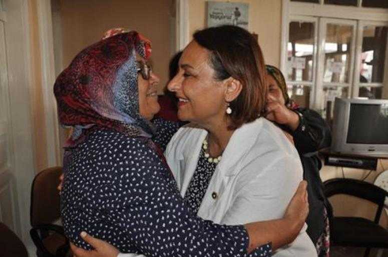 “Yokluk, yoksulluk, ayrılık sona  ersin, bayramımız kutlu olsun”