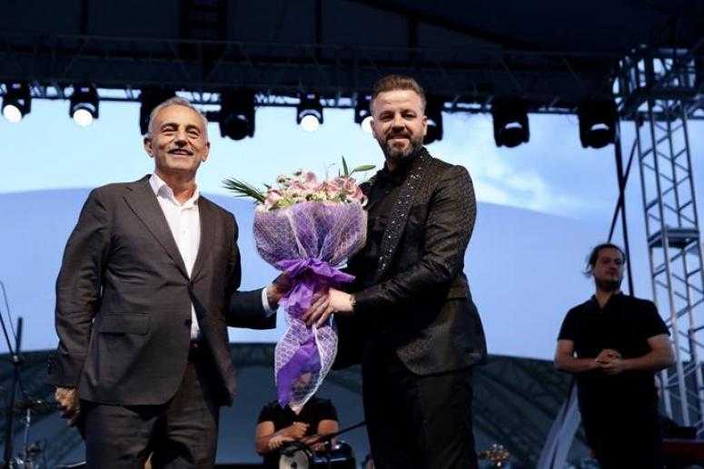 RUMELİLİ EKREM KÜÇÜKÇEKMECE’DE HEMŞERİLERİYLE BULUŞTU