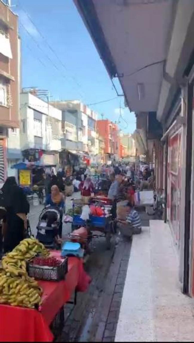 SALI PAZARI SOKAĞI NDA SEMT PAZARI  İZDİHAMA NEDEN OLUYOR