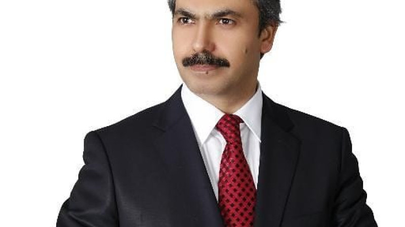 TAKKE DÜŞTÜ KEL GÖRÜNDÜ